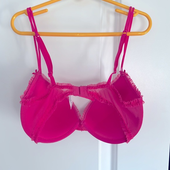 Hot pink bra 32D by La Senza - Picture 2 of 2
